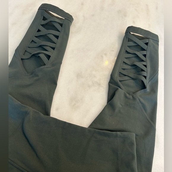 Zella High Rise 23” Crop Legging Size Medium Urban Gray/Green with Ankle Detail - Picture 5 of 6